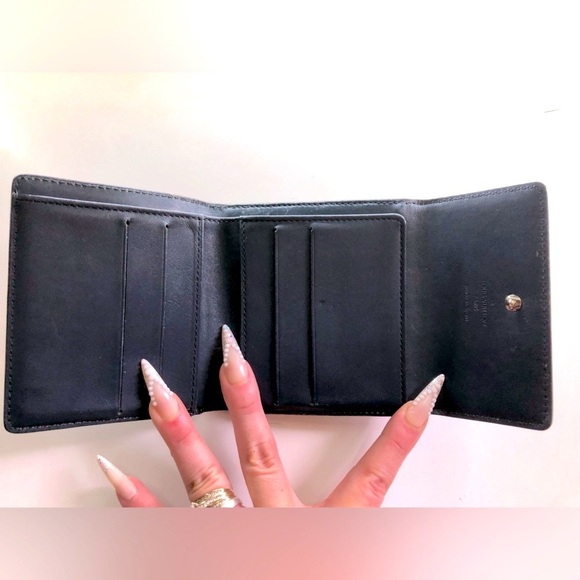 LV Louis Vuitton Monogram Mat Vernis Gray Elise Compact Wallet with COA Unisex - Picture 4 of 10